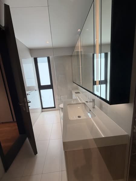 Villas @ Greenbank Park Semi-Detached House For Sale at S$ 10,000,000 | PropertyGuru Singapore - Bathroom