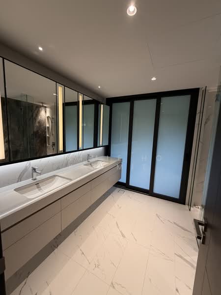 Villas @ Greenbank Park Semi-Detached House For Sale at S$ 10,000,000 | PropertyGuru Singapore - Bathroom