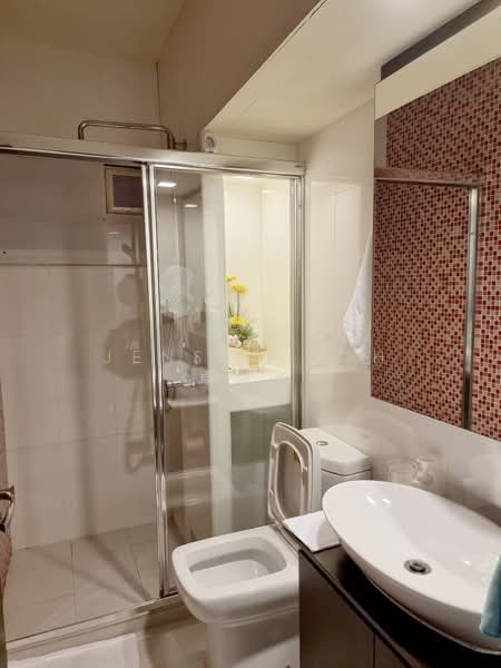 781 Pasir Ris Street 71 HDB Flat For Sale at S$ 1,100,000 | PropertyGuru Singapore - Bathroom
