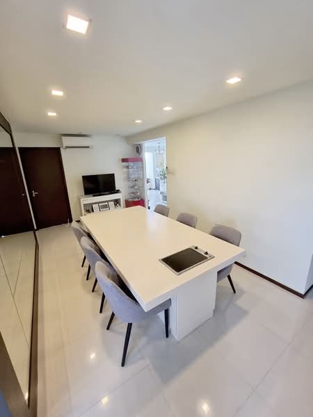 781 Pasir Ris Street 71 HDB Flat For Sale at S$ 1,100,000 | PropertyGuru Singapore - Interior