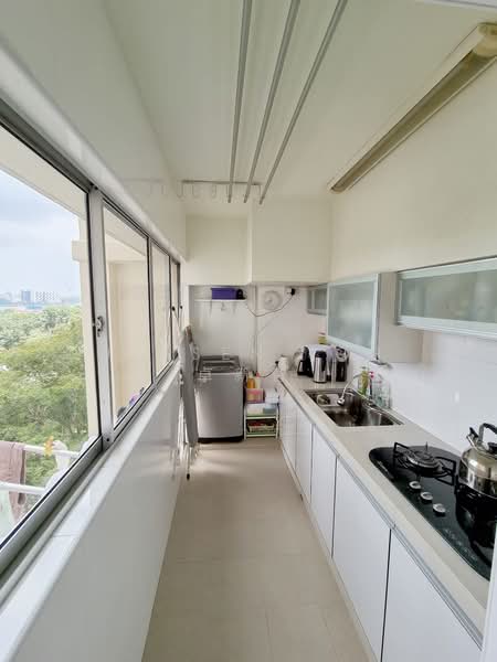 781 Pasir Ris Street 71 HDB Flat For Sale at S$ 1,100,000 | PropertyGuru Singapore - Kitchen