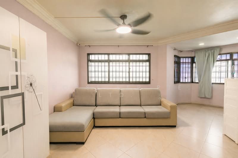 899B Woodlands Drive 50 HDB Flat For Sale at S$ 630,000 | PropertyGuru Singapore - Living Room