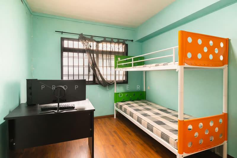 899B Woodlands Drive 50 HDB Flat For Sale at S$ 630,000 | PropertyGuru Singapore - Bedroom