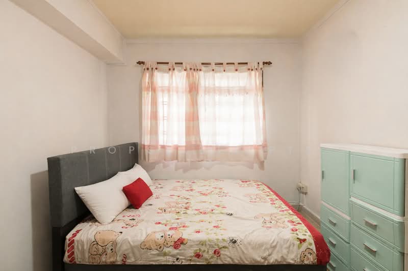 899B Woodlands Drive 50 HDB Flat For Sale at S$ 630,000 | PropertyGuru Singapore - Bedroom