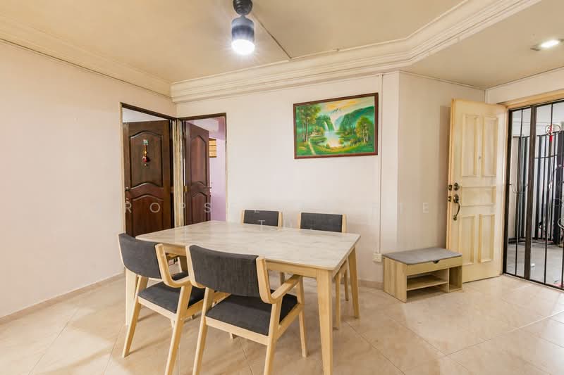 899B Woodlands Drive 50 HDB Flat For Sale at S$ 630,000 | PropertyGuru Singapore - Dining Room