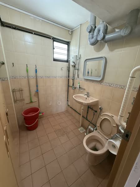 56 Geylang Bahru HDB Flat For Sale at S$ 818,888 | PropertyGuru Singapore - Bathroom