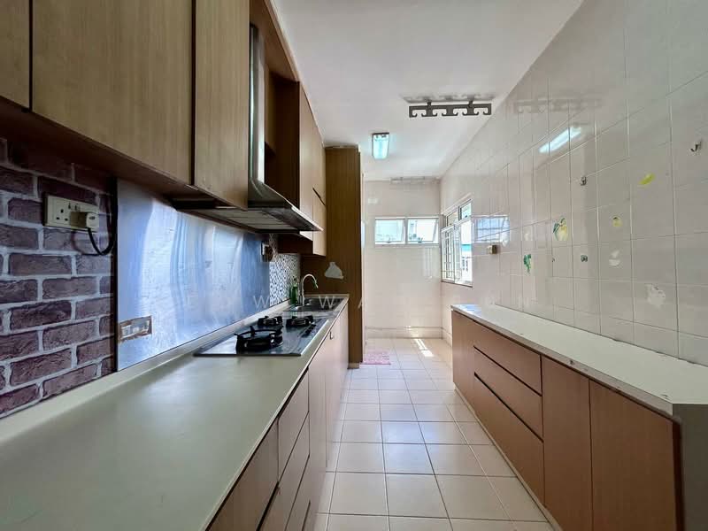 412B Fernvale Link HDB Flat For Sale at S$ 699,999 | PropertyGuru Singapore - Kitchen