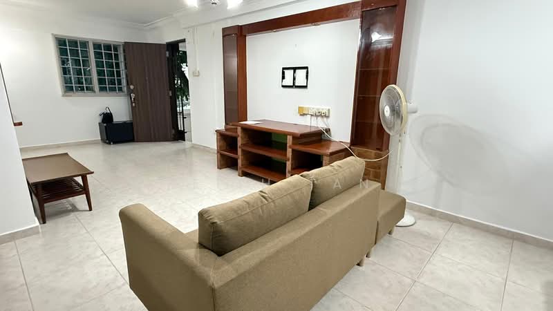 571 Ang Mo Kio Avenue 3 HDB Flat For Sale at S$ 528,000 | PropertyGuru Singapore - Living Room