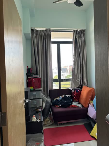 Midtown Residences Condominium For Sale at S$ 1,150,000 | PropertyGuru Singapore - Common bedroom