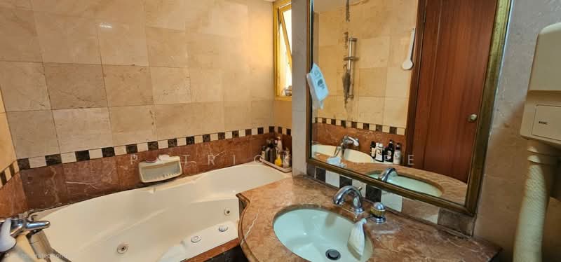 Villa Marina Condominium For Sale at S$ 1,880,000 | PropertyGuru Singapore - Bathroom