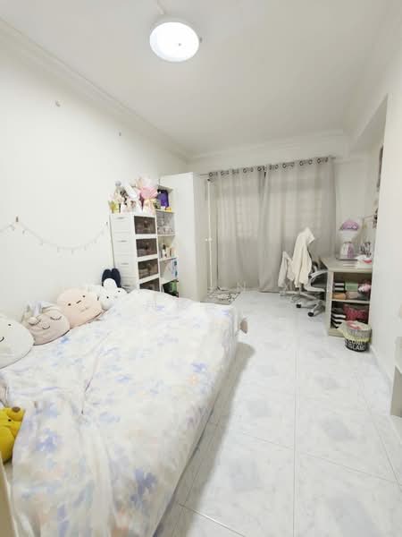 180 Pasir Ris Street 11 HDB Flat For Sale at S$ 700,000 | PropertyGuru Singapore - Bedroom