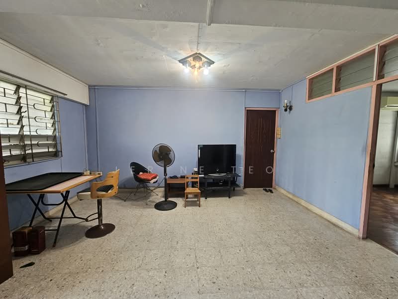 423 Bedok North Avenue 1 HDB Flat For Sale at S$ 518,000 | PropertyGuru Singapore - Living Room