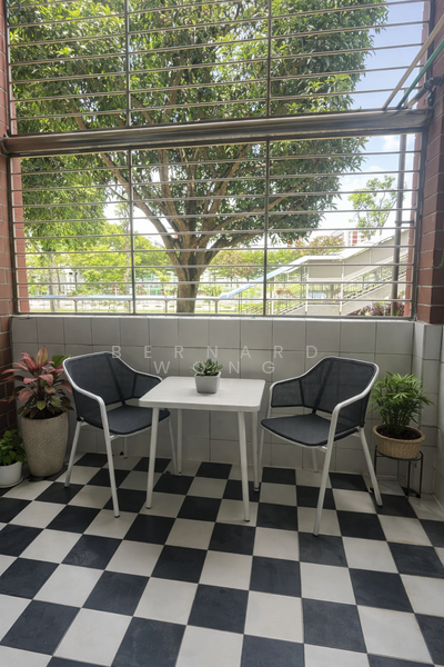 427 Hougang Avenue 6 HDB Flat For Sale at S$ 1,000,000 | PropertyGuru Singapore - Balcony