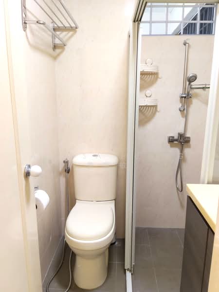 Emerald Park, 2 Indus Road, Room Rental, 150 sqft, Condominium For Rent, by Alyssa Huang 黄家敏, 500086476 - Bathroom - PropertyGuru.com.sg