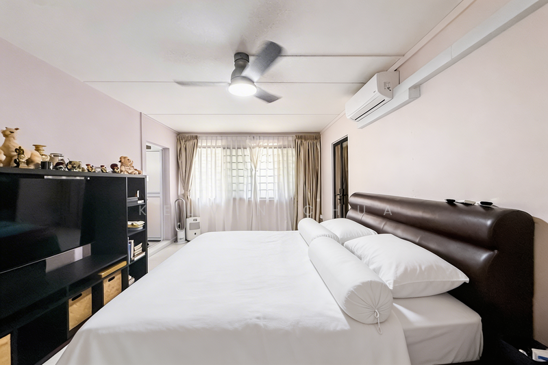 486 Pasir Ris Drive 4 HDB Flat For Sale at S$ 708,000 | PropertyGuru Singapore - Bedroom