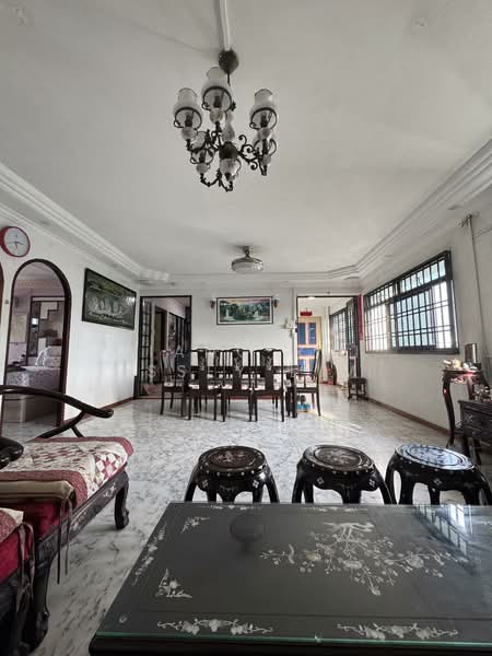 730 Tampines Street 71 HDB Flat For Sale at S$ 950,000 | PropertyGuru Singapore - Living Room