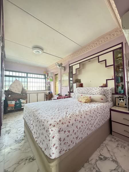 730 Tampines Street 71 HDB Flat For Sale at S$ 950,000 | PropertyGuru Singapore - Bedroom