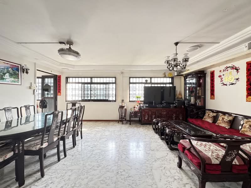 730 Tampines Street 71 HDB Flat For Sale at S$ 950,000 | PropertyGuru Singapore - Living Room