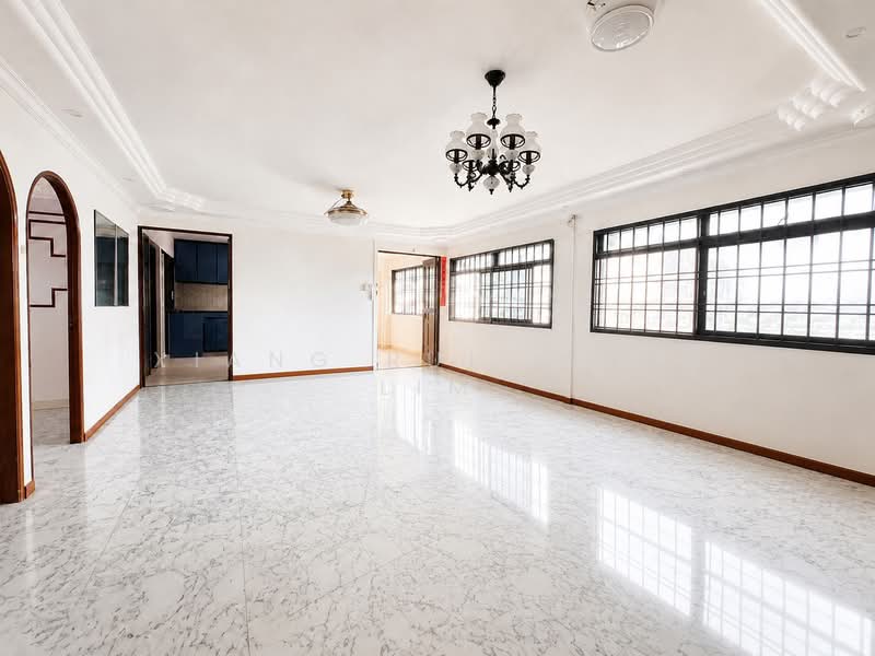 730 Tampines Street 71, 730 Tampines Street 71, 4 Bedrooms, 1,335 sqft, HDB Flat For Sale, by Xiang Rui Issey Lim, 500086481 - Living Room - PropertyGuru.com.sg
