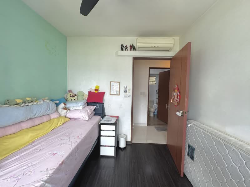 210A Compassvale Lane HDB Flat For Sale at S$ 675,000 | PropertyGuru Singapore - Bedroom