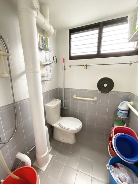 119 Bedok North Road HDB Flat For Sale at S$ 545,000 | PropertyGuru Singapore - Bathroom