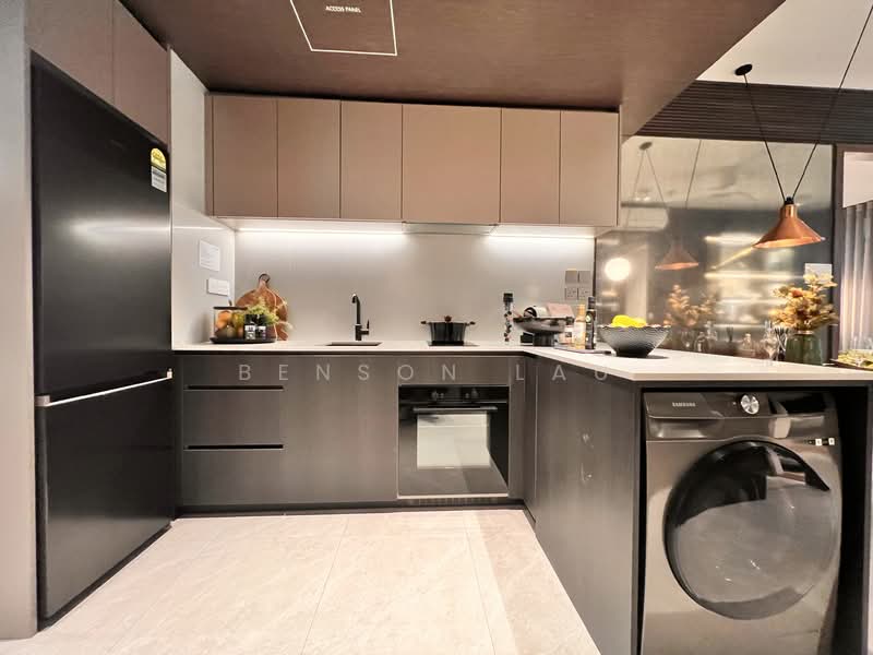 The Continuum Condominium For Sale at S$ 1,378,000 | PropertyGuru Singapore - Kitchen