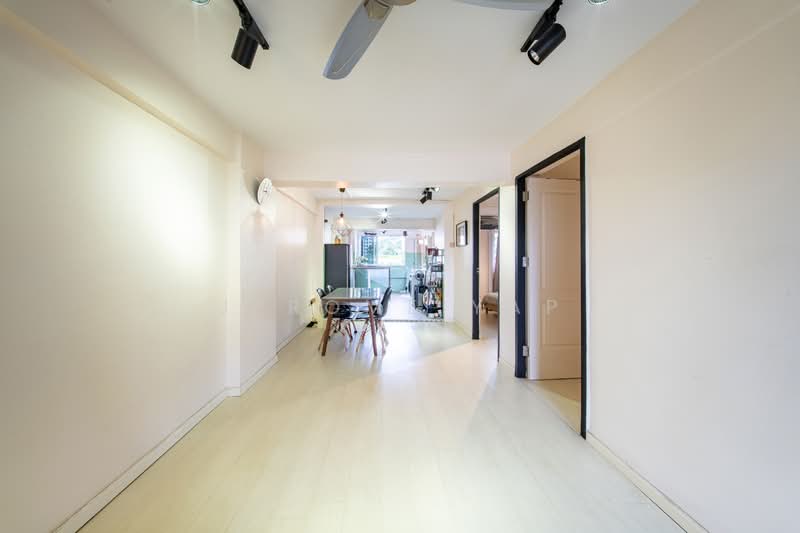 2 Saint George's Road HDB Flat For Sale at S$ 408,000 | PropertyGuru Singapore - Dining Room