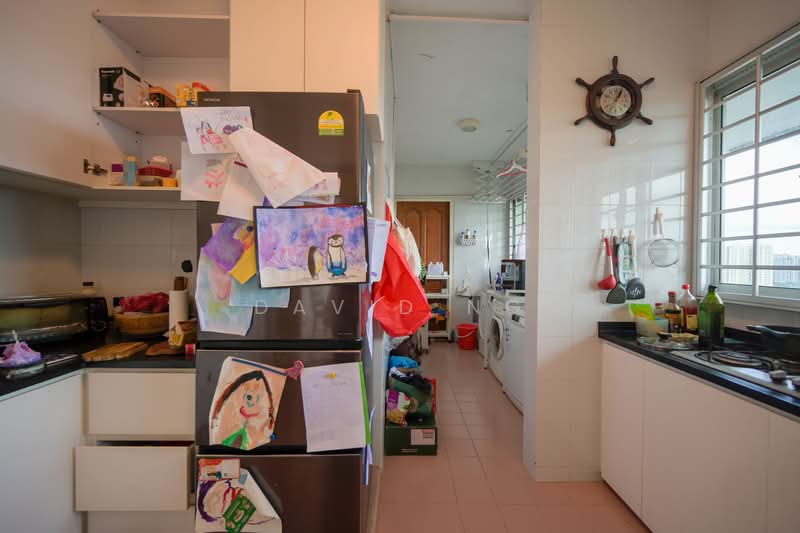 Lakeview Estate Apartment For Sale at S$ 2,000,000 | PropertyGuru Singapore - Kitchen