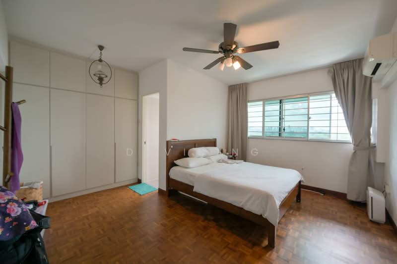 Lakeview Estate Apartment For Sale at S$ 2,000,000 | PropertyGuru Singapore - Master Bedroom