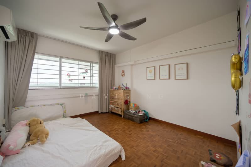 Lakeview Estate Apartment For Sale at S$ 2,000,000 | PropertyGuru Singapore - Bedroom
