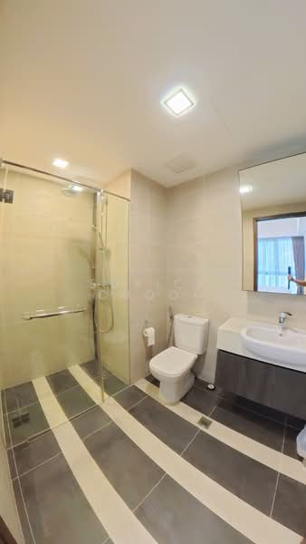 Parc Riviera, 101 West Coast Vale, 2 Bedrooms, 710 sqft, Condominium For Rent, by Edrick Chooi, 500086521 - Master Bathroom - PropertyGuru.com.sg
