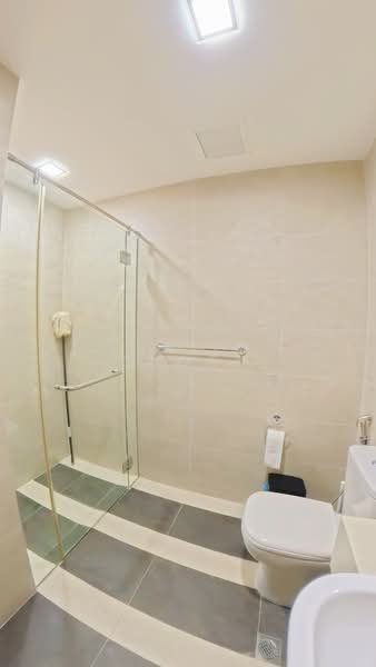 Parc Riviera, 101 West Coast Vale, 2 Bedrooms, 710 sqft, Condominium For Rent, by Edrick Chooi, 500086521 - Bathroom - PropertyGuru.com.sg