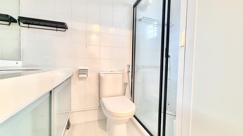 104B Edgefield Plains, 104B Edgefield Plains, 3 Bedrooms, 1,184 sqft, HDB Flat For Rent, by Jayme Chai JP, 500086522 - Bathroom - PropertyGuru.com.sg