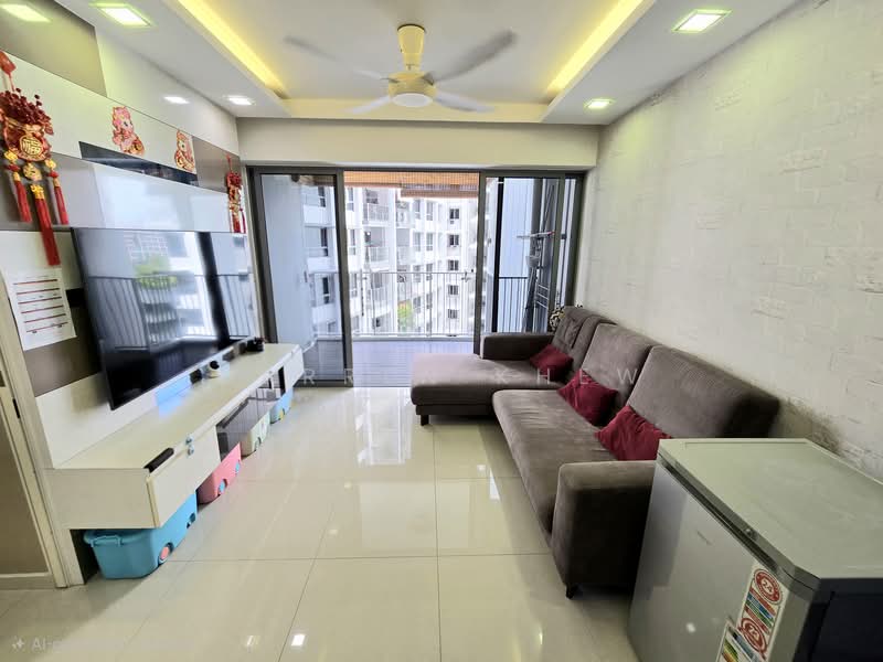 138B Yuan Ching Road HDB Flat For Sale at S$ 793,888 | PropertyGuru Singapore - Living Room