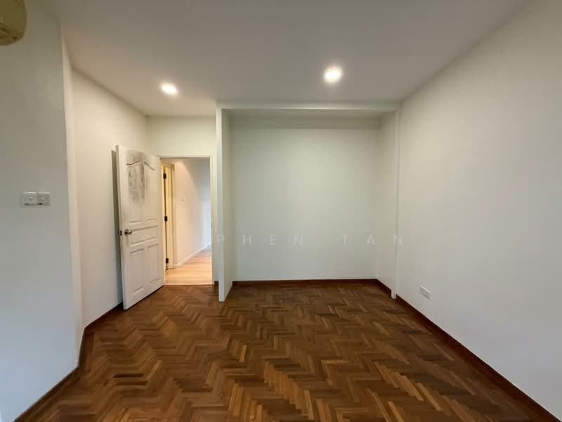 Charlton/ Kovan Walk-up Apartment For Sale at S$ 1,500,003 | PropertyGuru Singapore - Interior