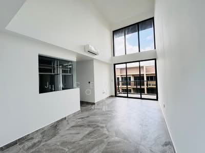 For Sale - The Commodore