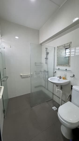 106 Bukit Batok Central, 106 Bukit Batok Central, 3 Bedrooms, 1,119 sqft, HDB Flat For Rent, by Jean Chua, 500086548 - Bathroom - PropertyGuru.com.sg