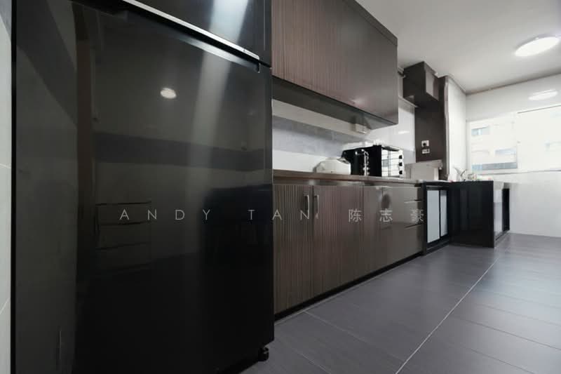 168 Bukit Batok West Avenue 8 HDB Flat For Sale at S$ 438,000 | PropertyGuru Singapore - Kitchen