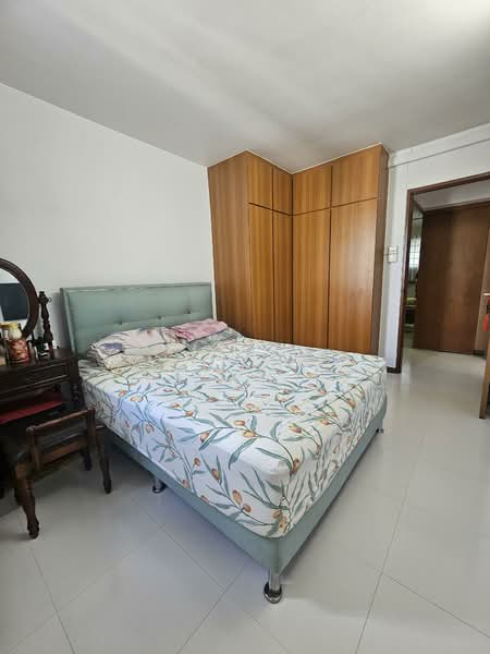 624 Ang Mo Kio Avenue 4 HDB Flat For Sale at S$ 485,000 | PropertyGuru Singapore - Master Bedroom