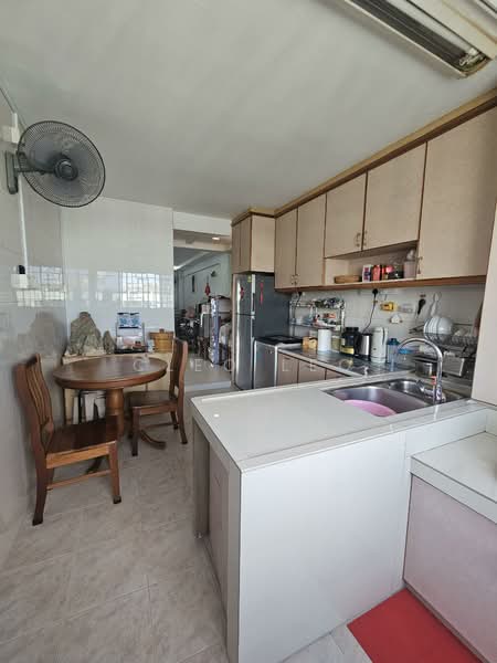624 Ang Mo Kio Avenue 4 HDB Flat For Sale at S$ 485,000 | PropertyGuru Singapore - Kitchen