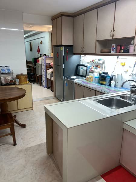 624 Ang Mo Kio Avenue 4 HDB Flat For Sale at S$ 485,000 | PropertyGuru Singapore - Kitchen