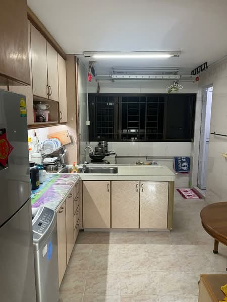 624 Ang Mo Kio Avenue 4 HDB Flat For Sale at S$ 485,000 | PropertyGuru Singapore - Kitchen