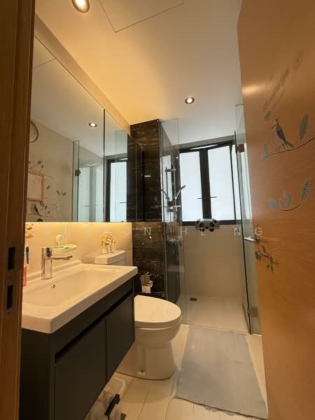 Hedges Park Condominium Condominium For Sale at S$ 1,000,000 | PropertyGuru Singapore - Bathroom