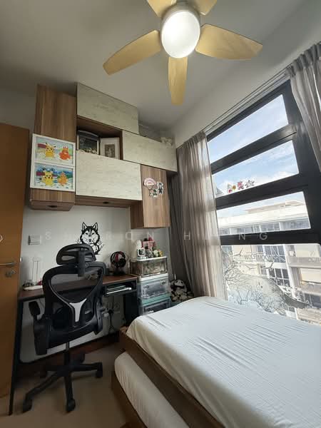 Hedges Park Condominium Condominium For Sale at S$ 1,000,000 | PropertyGuru Singapore - Bedroom