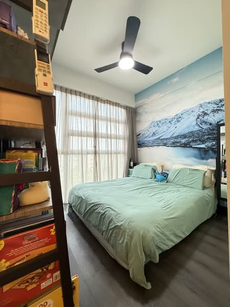Hedges Park Condominium Condominium For Sale at S$ 1,000,000 | PropertyGuru Singapore - Bedroom