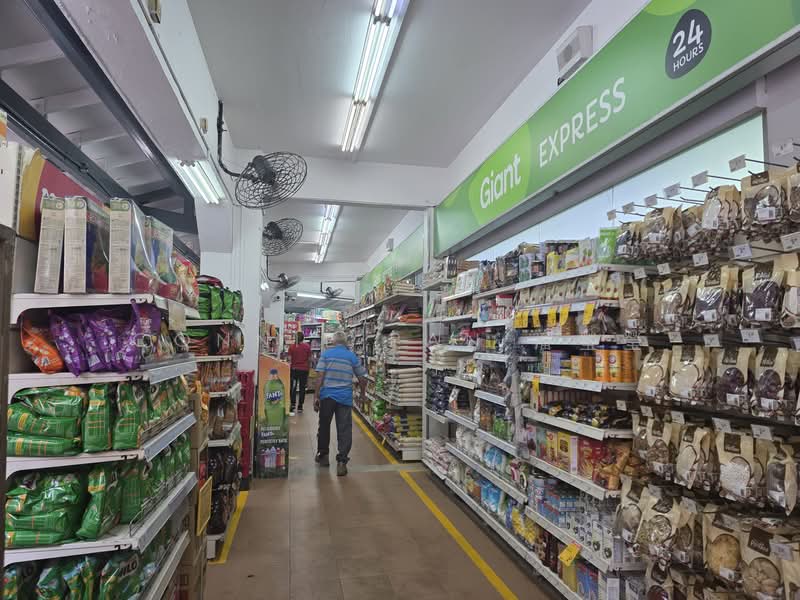 215 Bukit Batok Street 21 HDB Flat For Sale at S$ 588,000 | PropertyGuru Singapore - Interior