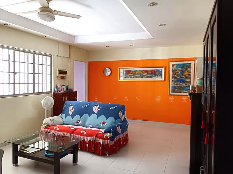 215 Bukit Batok Street 21 HDB Flat For Sale at S$ 588,000 | PropertyGuru Singapore - Living Room