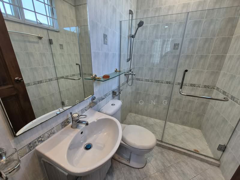 Dunman Lane, , 5 Bedrooms, 3,400 sqft, Semi-Detached House For Rent, by Esther Ong, 500086600 - Bathroom - PropertyGuru.com.sg