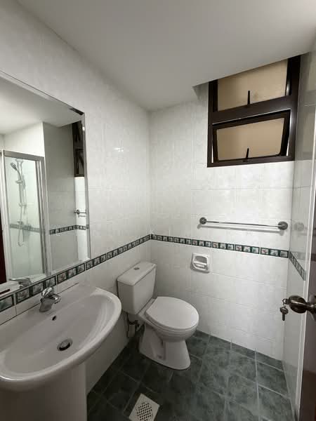 Seletaris, 503 Sembawang Road, 3 Bedrooms, 1,389 sqft, Condominium For Rent, by Lynn Kimura, 500086607 - Bathroom - PropertyGuru.com.sg
