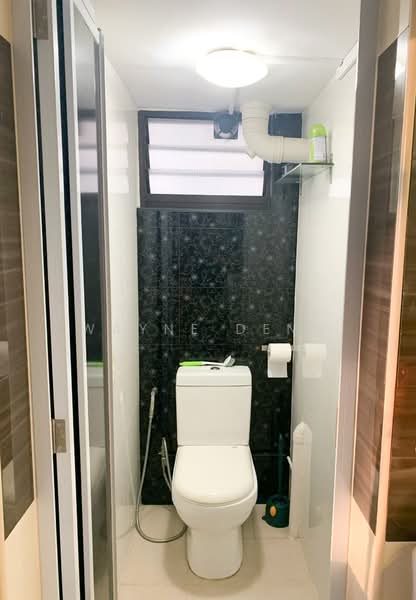 36 Chai Chee Avenue HDB Flat For Sale at S$ 380,000 | PropertyGuru Singapore - Toliet